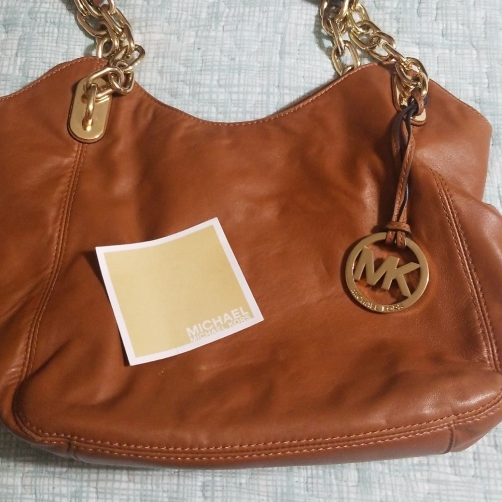 HP👜Authentic Michael Kors leather like new purse - Picture 2 of 8